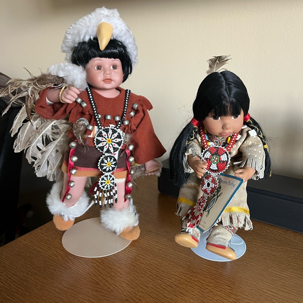 2 Indian Dolls -very well made an Handcrafted Cultural Dolls Set.(kept on shelf)